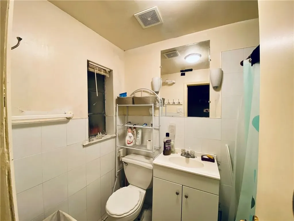 4228 Murdock Avenue Bronx NY 10466