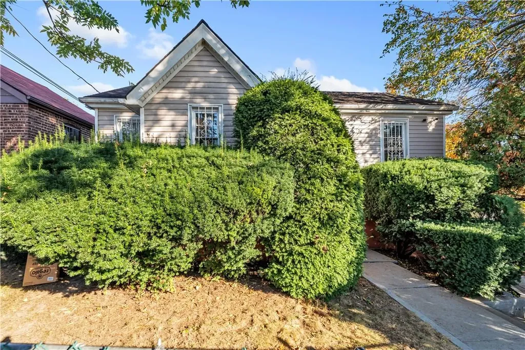 3966 Rombouts Avenue Bronx NY 10466