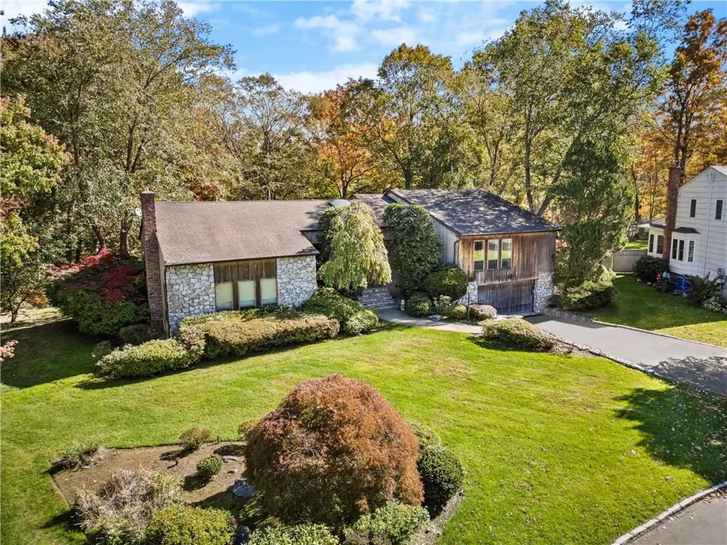 20 Devonshire Drive White Plains NY 10605