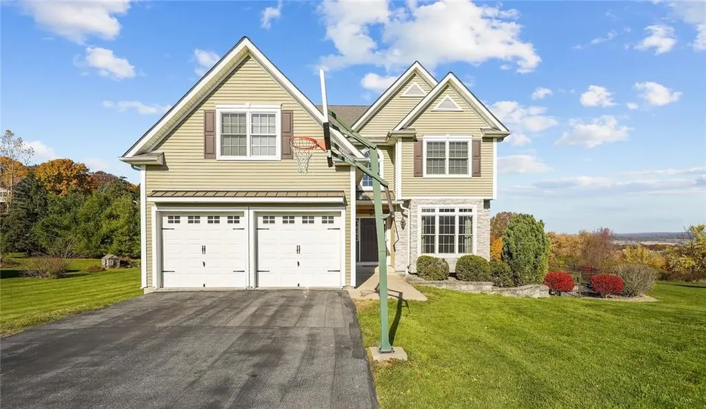 5 Summit Drive Marlboro NY 12542