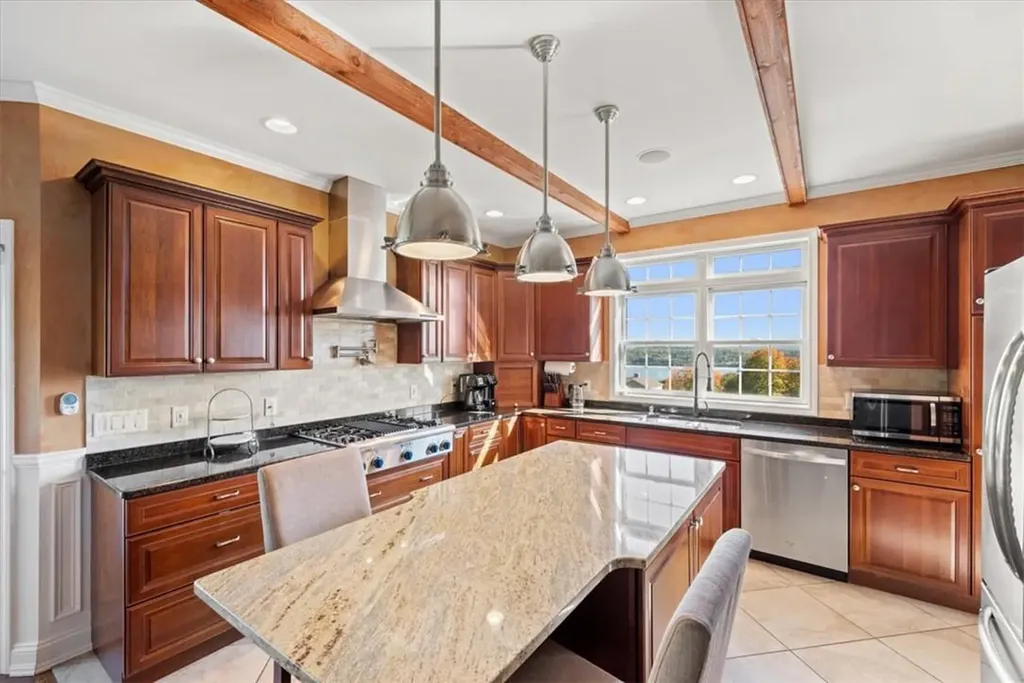 5 Summit Drive Marlboro NY 12542