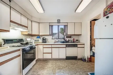 865 Commerce Street Thornwood NY 10594