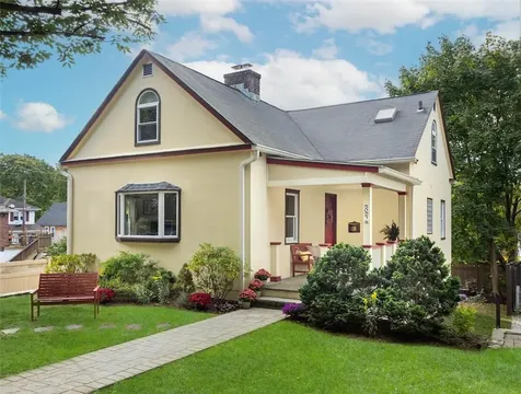 82 Mohican Park Avenue Dobbs Ferry NY 10522