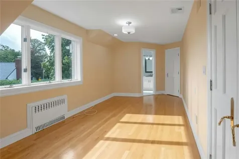 14 Potters Lane New Rochelle NY 10805