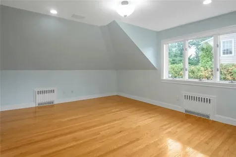 14 Potters Lane New Rochelle NY 10805