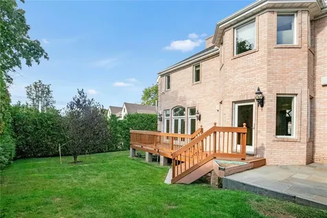 14 Potters Lane New Rochelle NY 10805