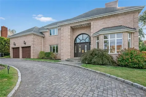 14 Potters Lane New Rochelle NY 10805