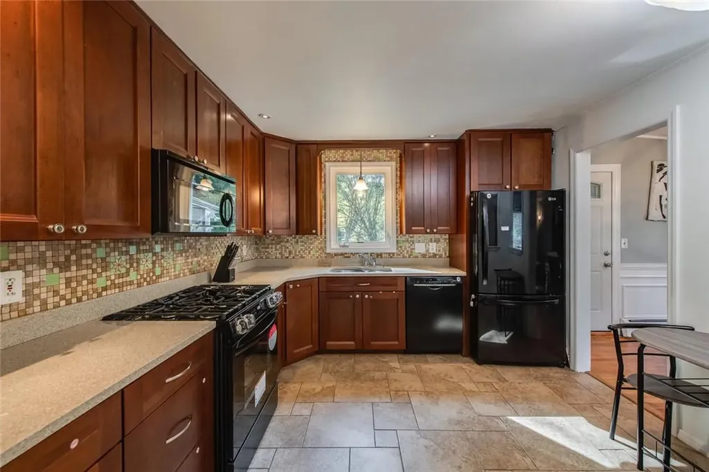 18 Toomey Drive Poughkeepsie NY 12603