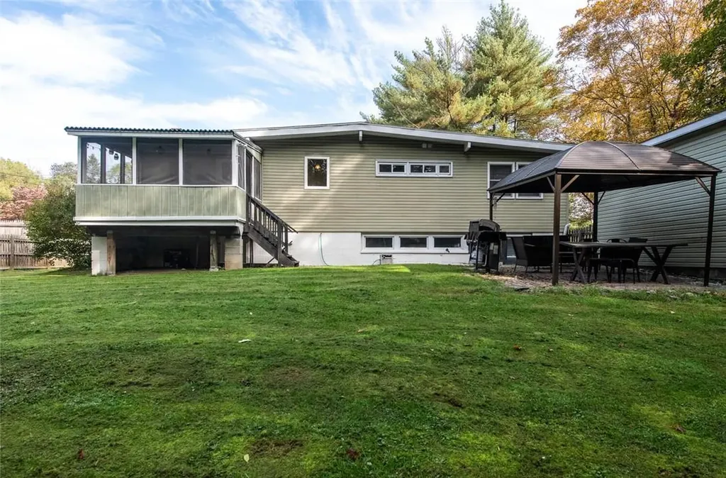 18 Toomey Drive Poughkeepsie NY 12603