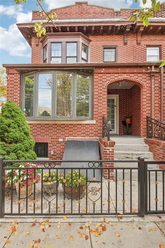 8464 86th Avenue Woodhaven NY 11421