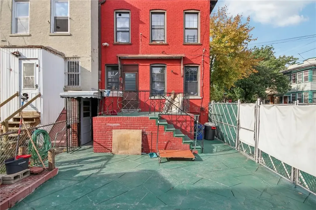8464 86th Avenue Woodhaven NY 11421