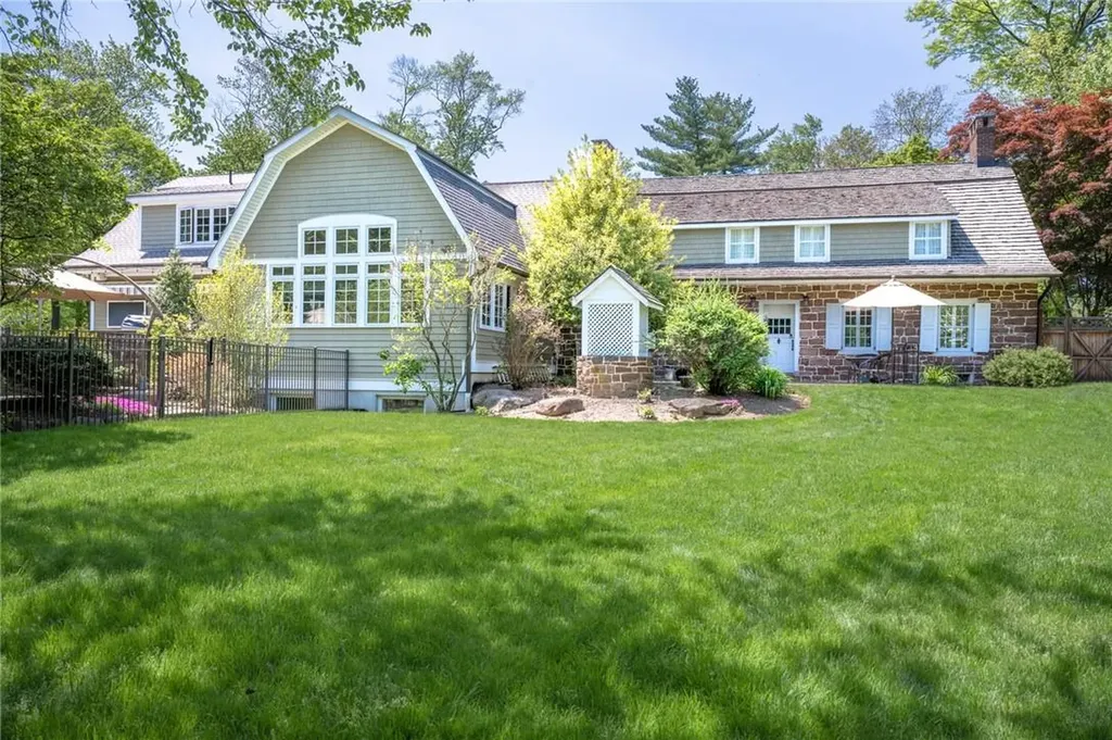 13-15 Sickletown Road Pearl River NY 10965