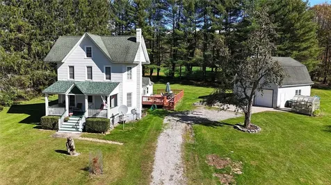 7 Bear Run Damascus PA 18415