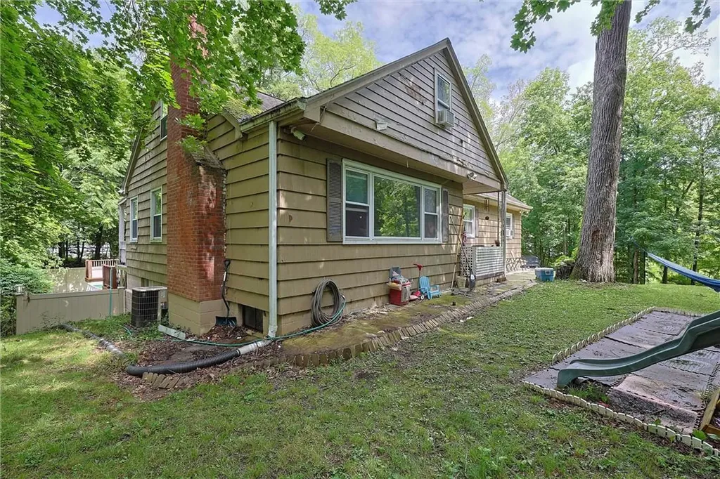 2 Roland Terrace Poughkeepsie NY 12603