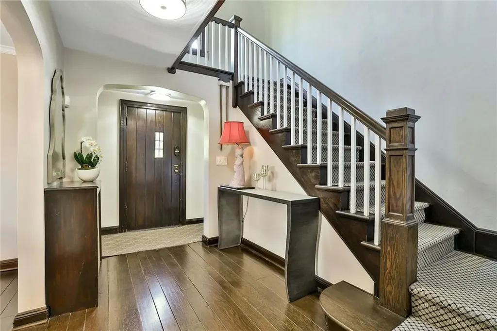 20 Tintern Lane Scarsdale NY 10583