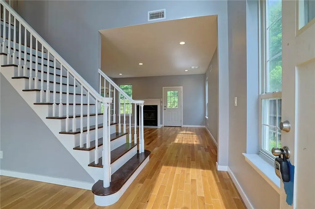 10 Carlton Court Peekskill NY 10566