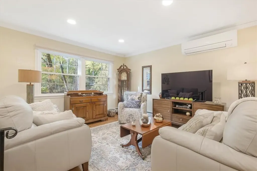 23 Van Dam Road Hyde Park NY 12538