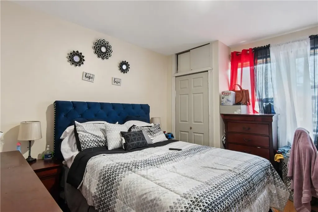 1989 Cruger Avenue Bronx NY 10462
