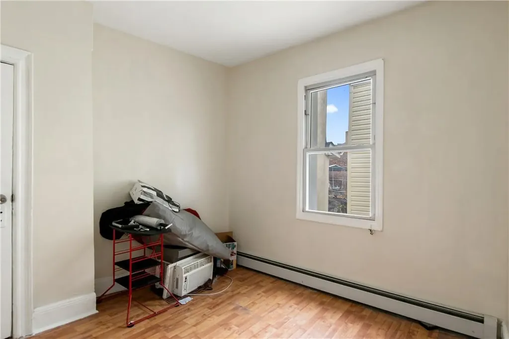 1989 Cruger Avenue Bronx NY 10462