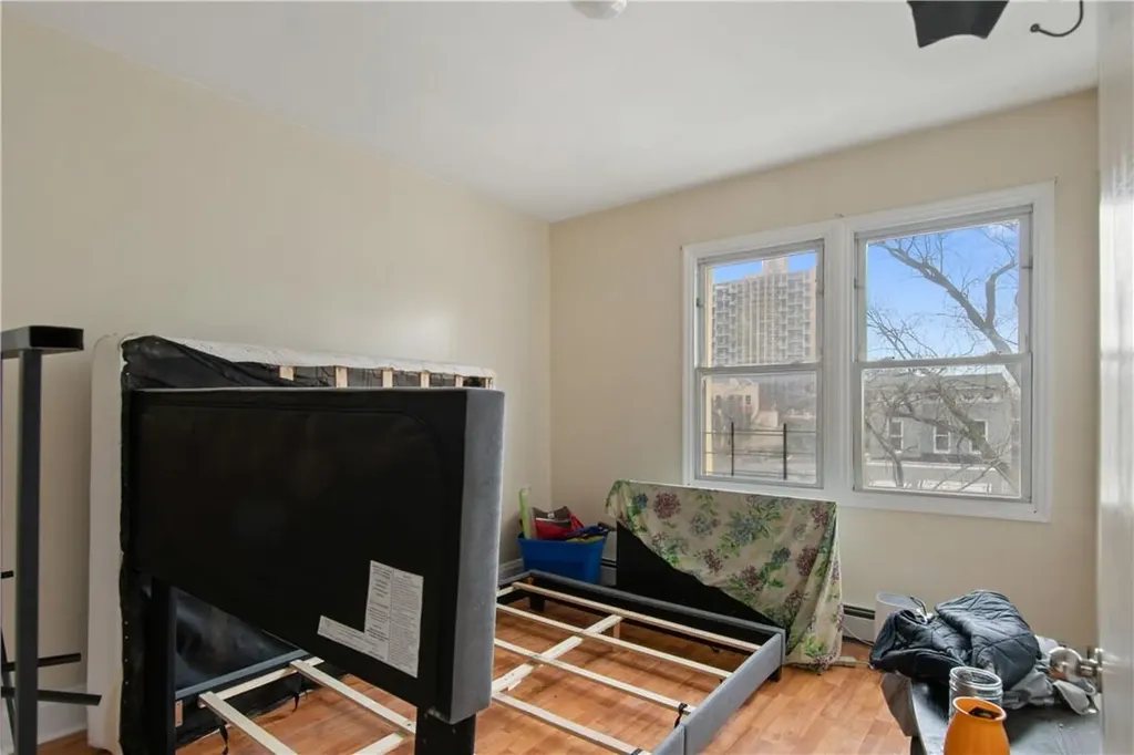 1989 Cruger Avenue Bronx NY 10462
