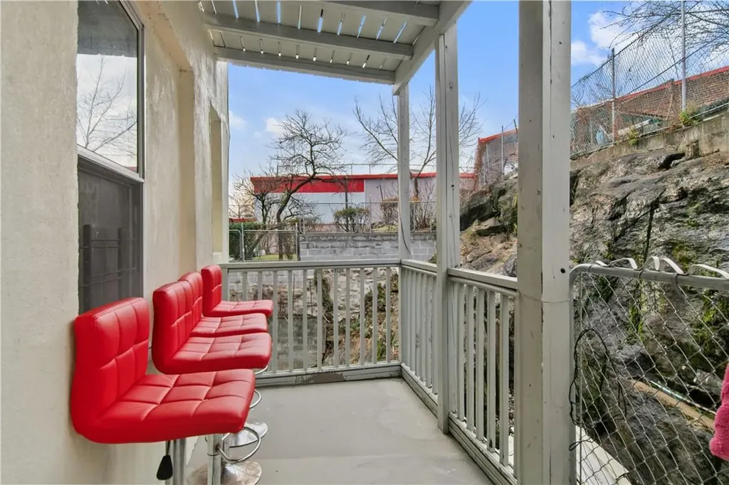 1989 Cruger Avenue Bronx NY 10462