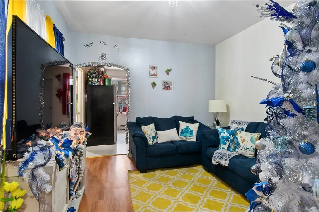 1989 Cruger Avenue Bronx NY 10462