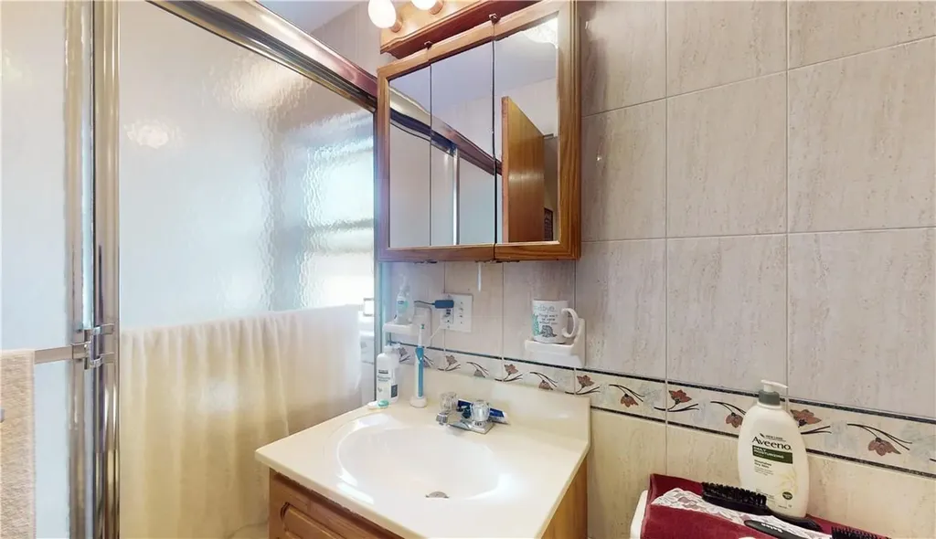 1262 Mace Avenue Bronx NY 10469