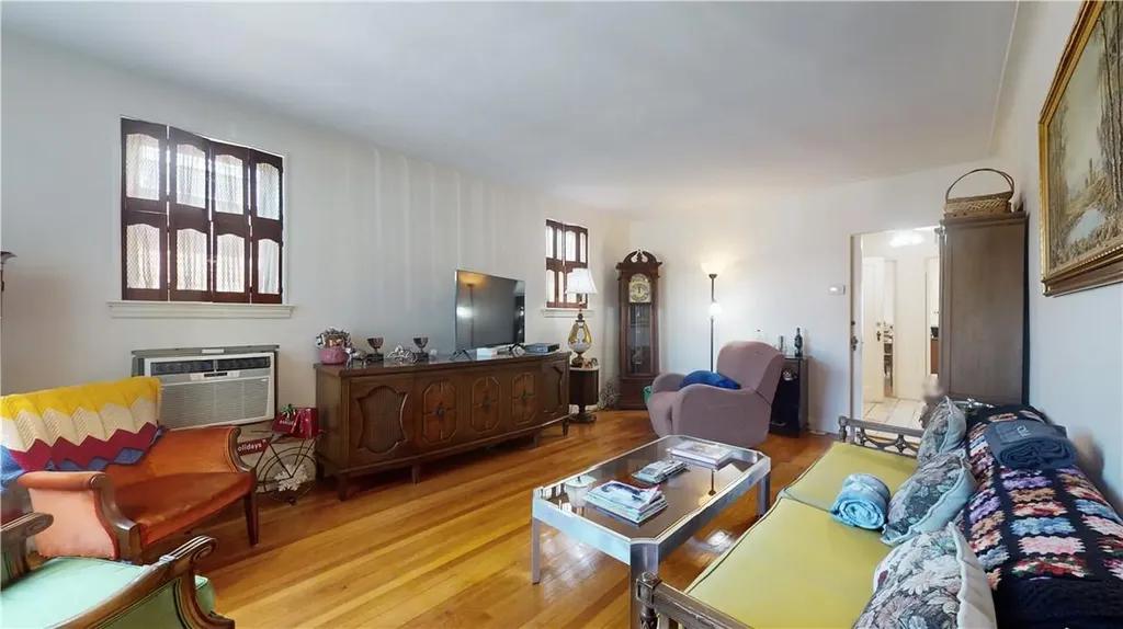 1262 Mace Avenue Bronx NY 10469