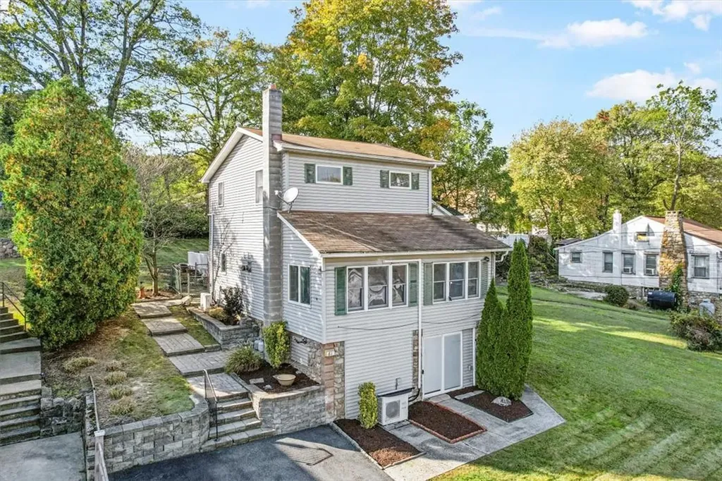 81 W Mombasha Road Monroe NY 10950