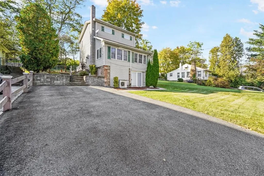 81 W Mombasha Road Monroe NY 10950