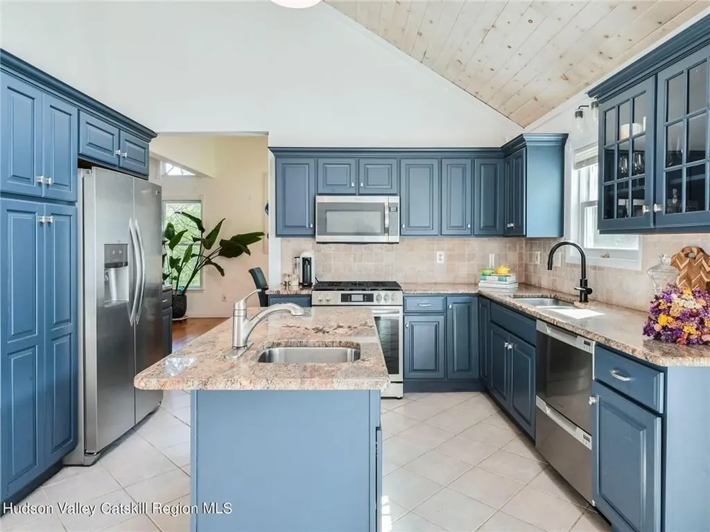 24 Ruby Meadows Road Lake Katrine NY 12449