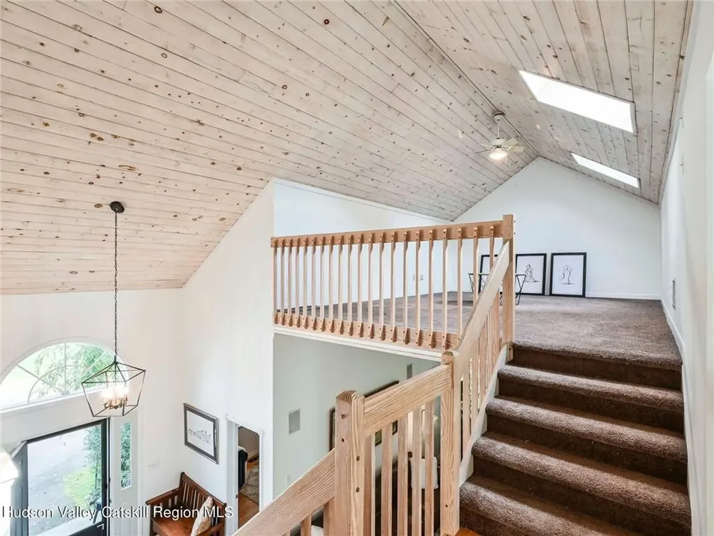 24 Ruby Meadows Road Lake Katrine NY 12449