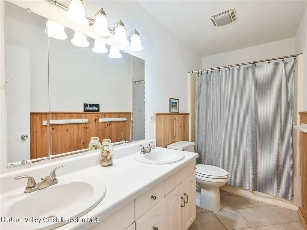 24 Ruby Meadows Road Lake Katrine NY 12449