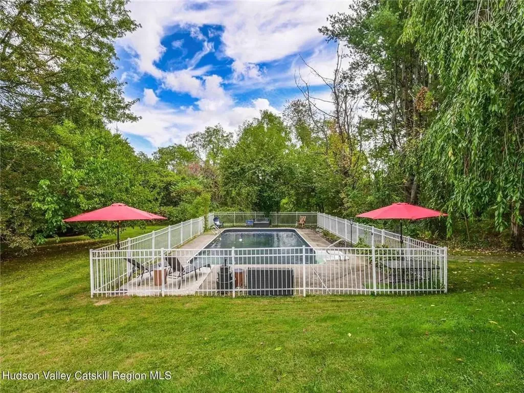 24 Ruby Meadows Road Lake Katrine NY 12449
