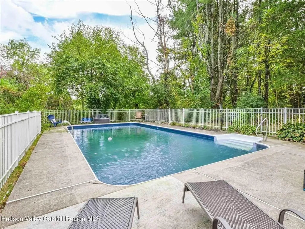 24 Ruby Meadows Road Lake Katrine NY 12449