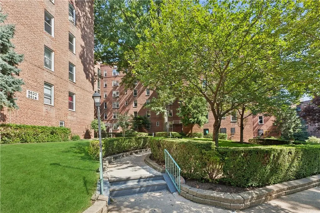 5610 Netherland Avenue Bronx NY 10471