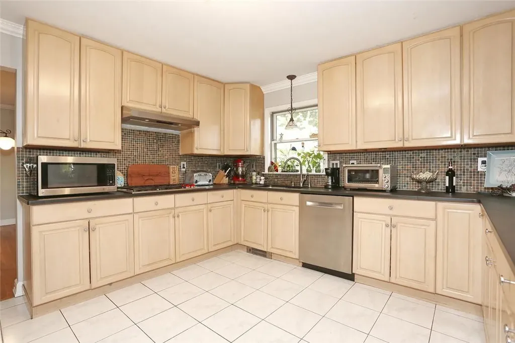 60 S Constitution Drive Tappan NY 10983