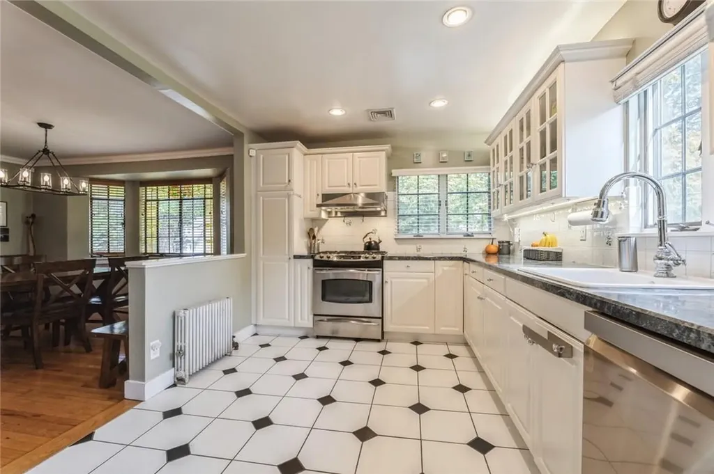 21 Grandview Avenue Suffern NY 10901