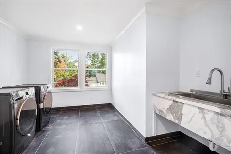 22 Old Lyme Road Scarsdale NY 10583
