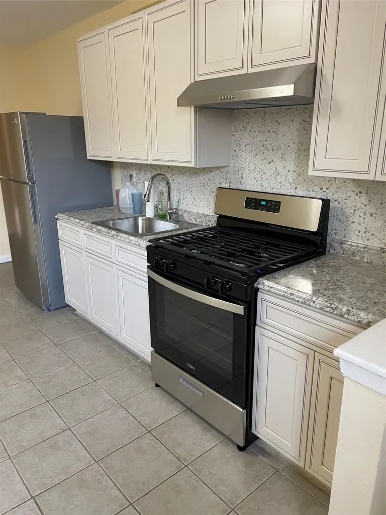2864 Philip Avenue Bronx NY 10465