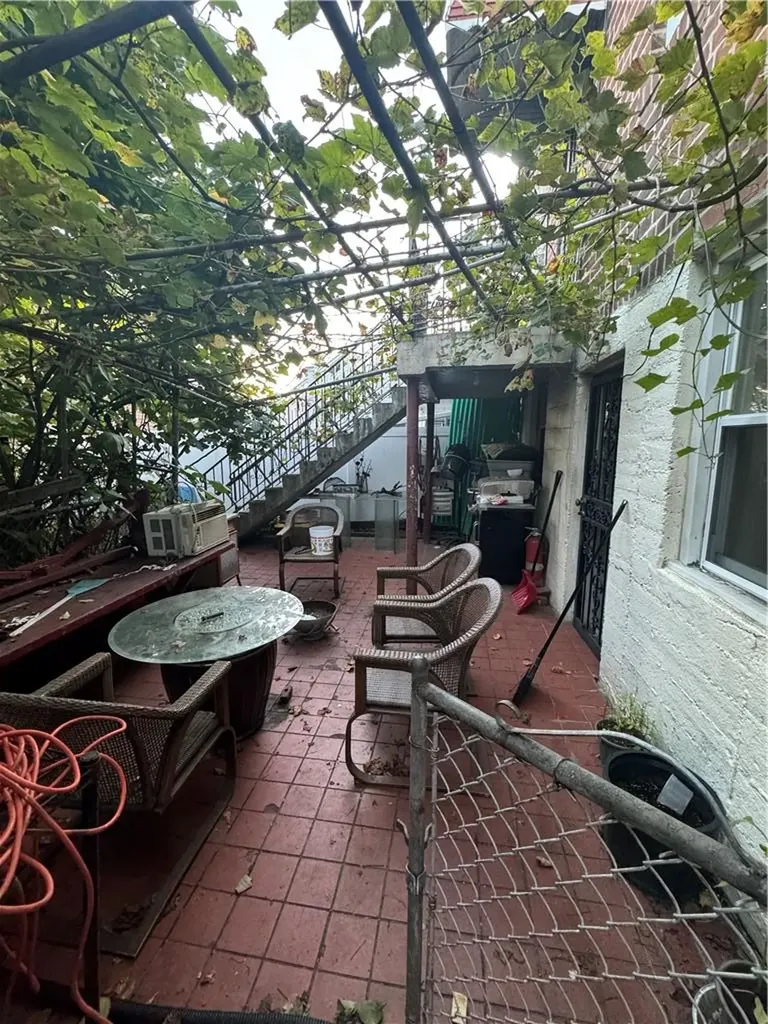 2864 Philip Avenue Bronx NY 10465