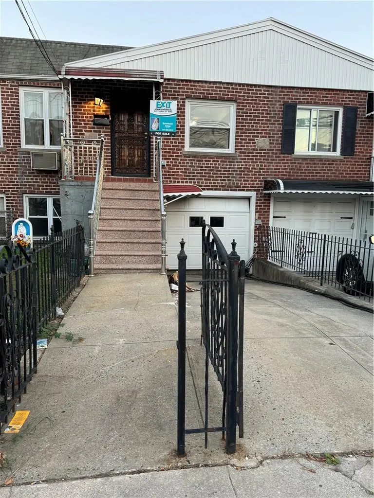 2864 Philip Avenue Bronx NY 10465
