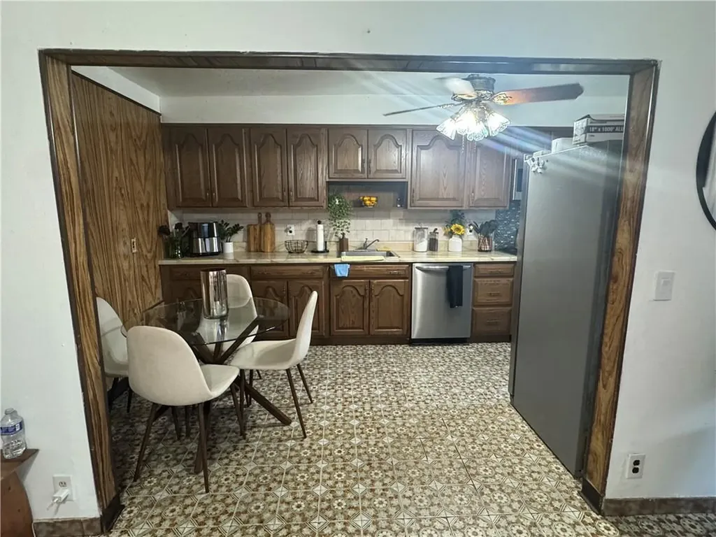 2864 Philip Avenue Bronx NY 10465