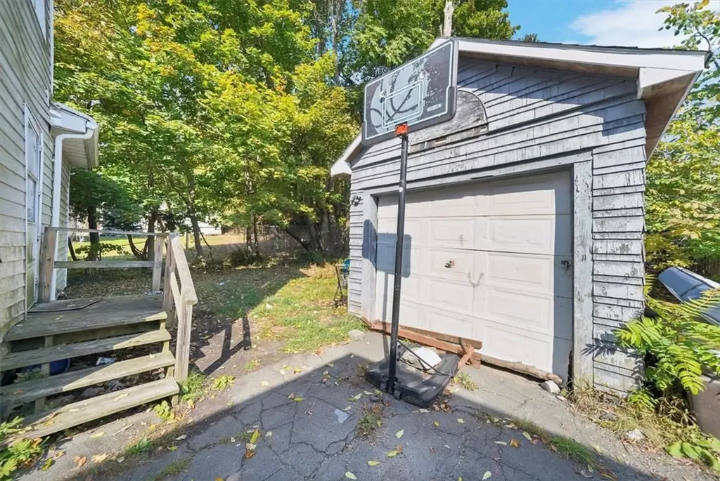14 Bedford Avenue Monticello NY 12701