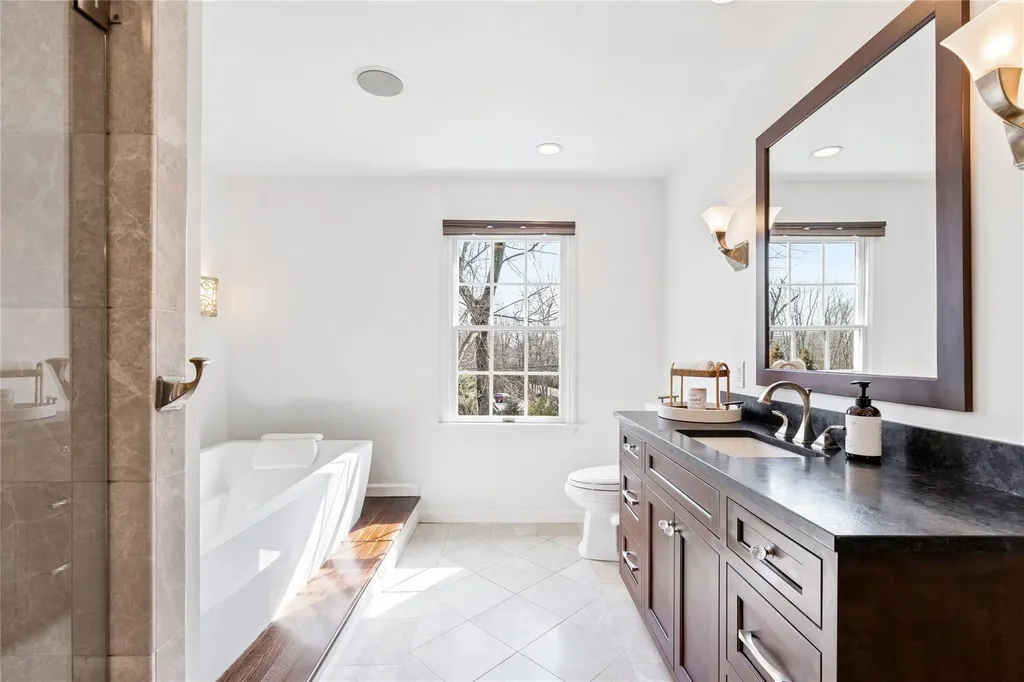 10 Packard Court Rye NY 10580
