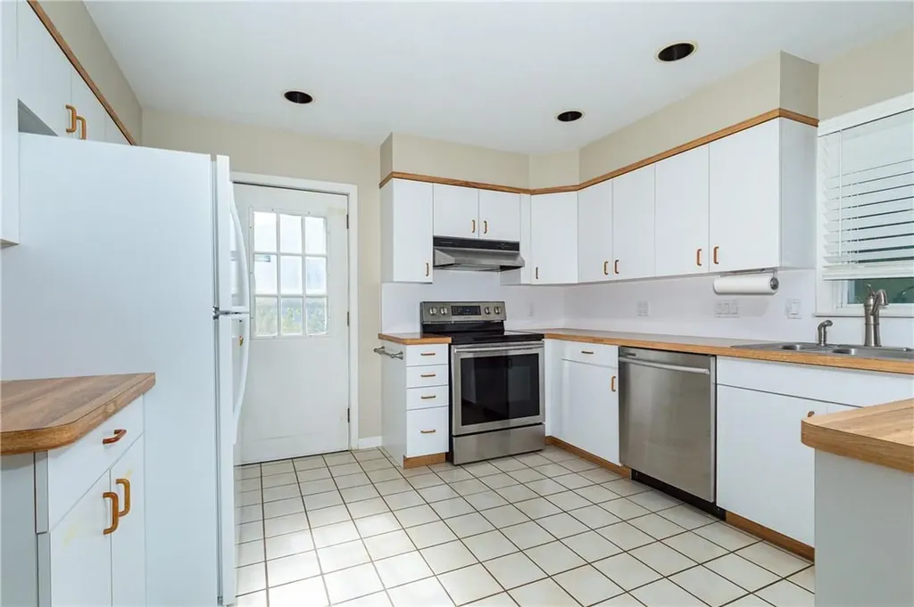 15 Slate Hill Drive Poughkeepsie NY 12603
