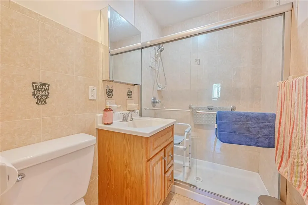 3204 Glennon Place Bronx NY 10465