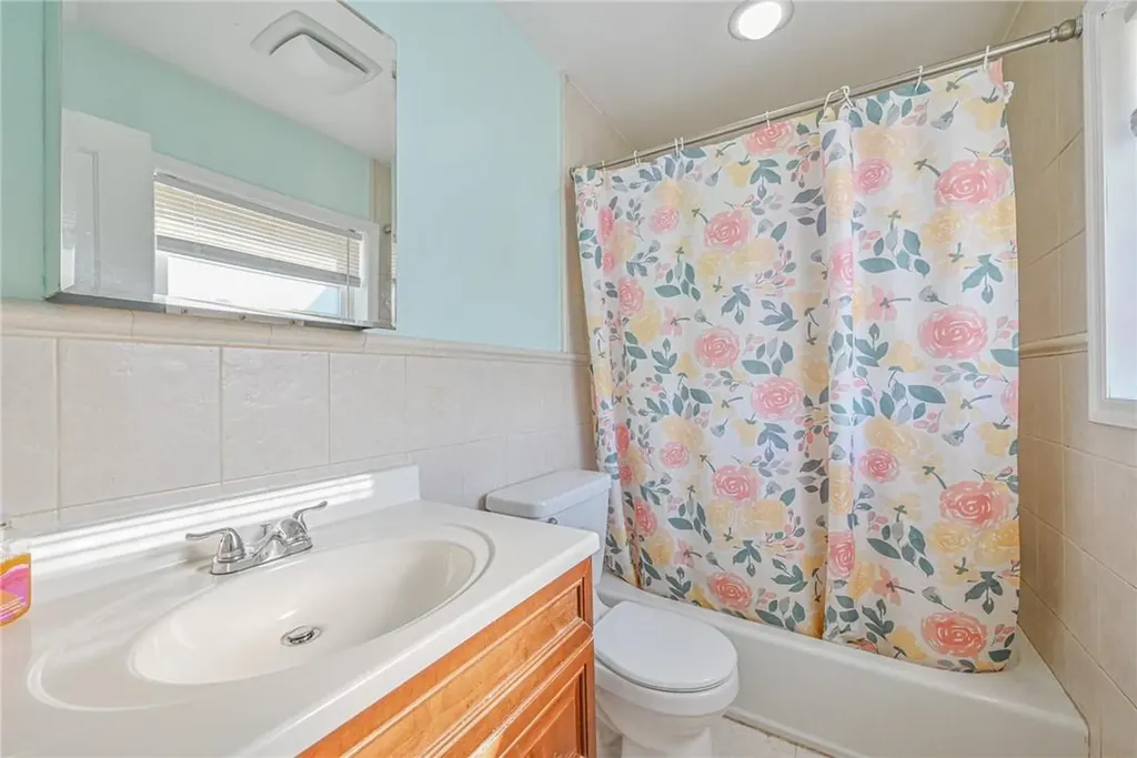 3204 Glennon Place Bronx NY 10465