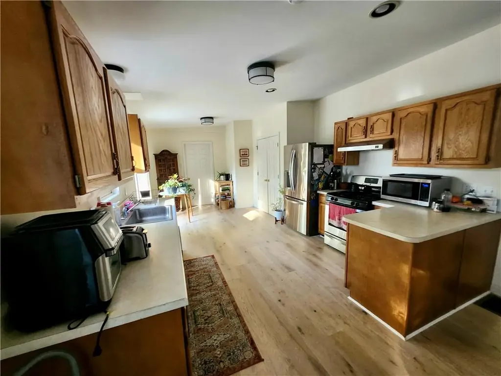 28 Fruit Bud Lane Red Hook NY 12571