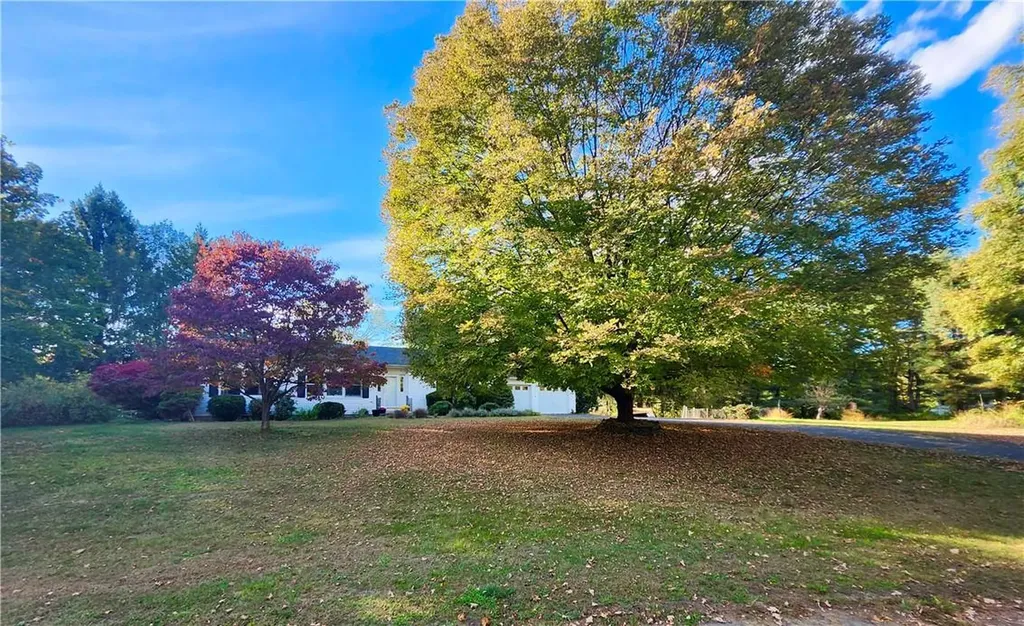28 Fruit Bud Lane Red Hook NY 12571